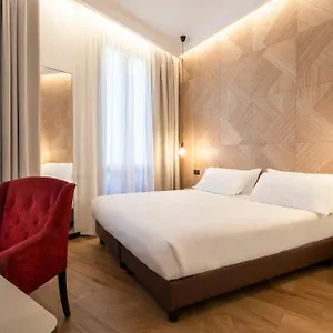 ** Hotell London Italien